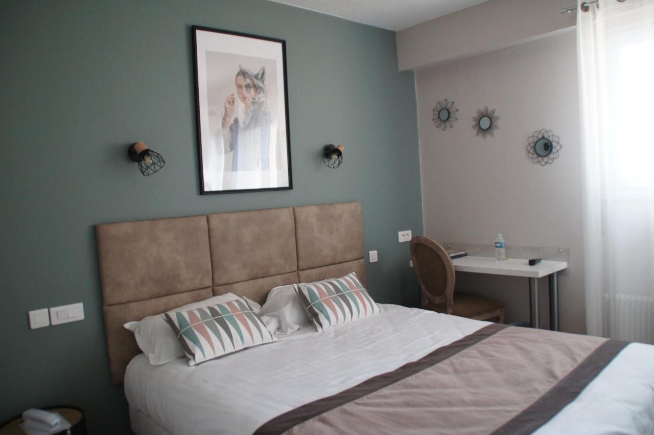 פוזוז' Logis Hotel De La Bruyere מראה חיצוני תמונה