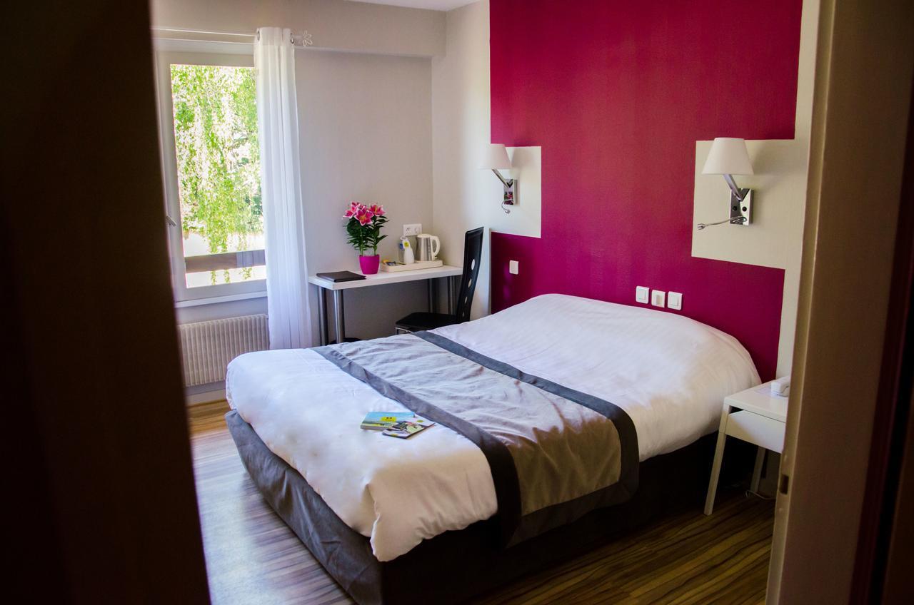 פוזוז' Logis Hotel De La Bruyere מראה חיצוני תמונה
