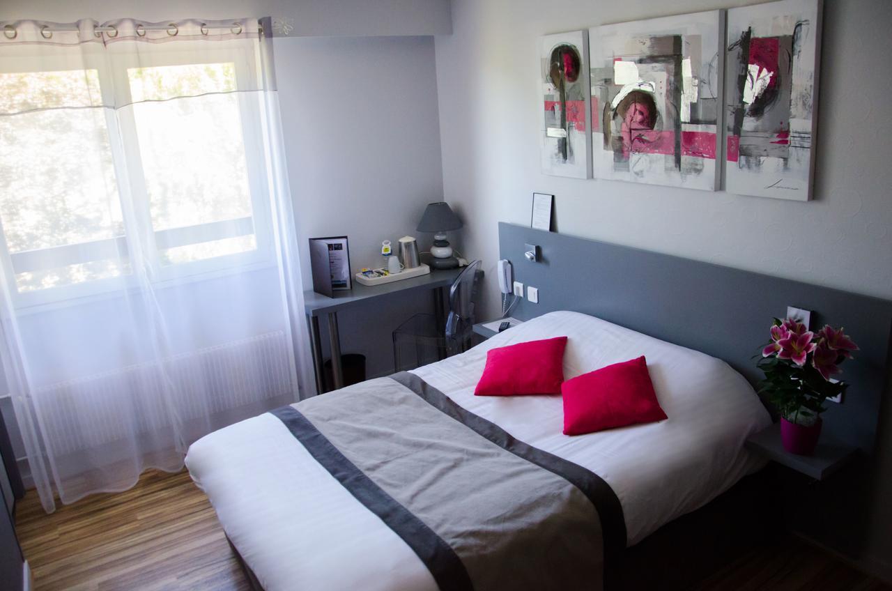 פוזוז' Logis Hotel De La Bruyere מראה חיצוני תמונה