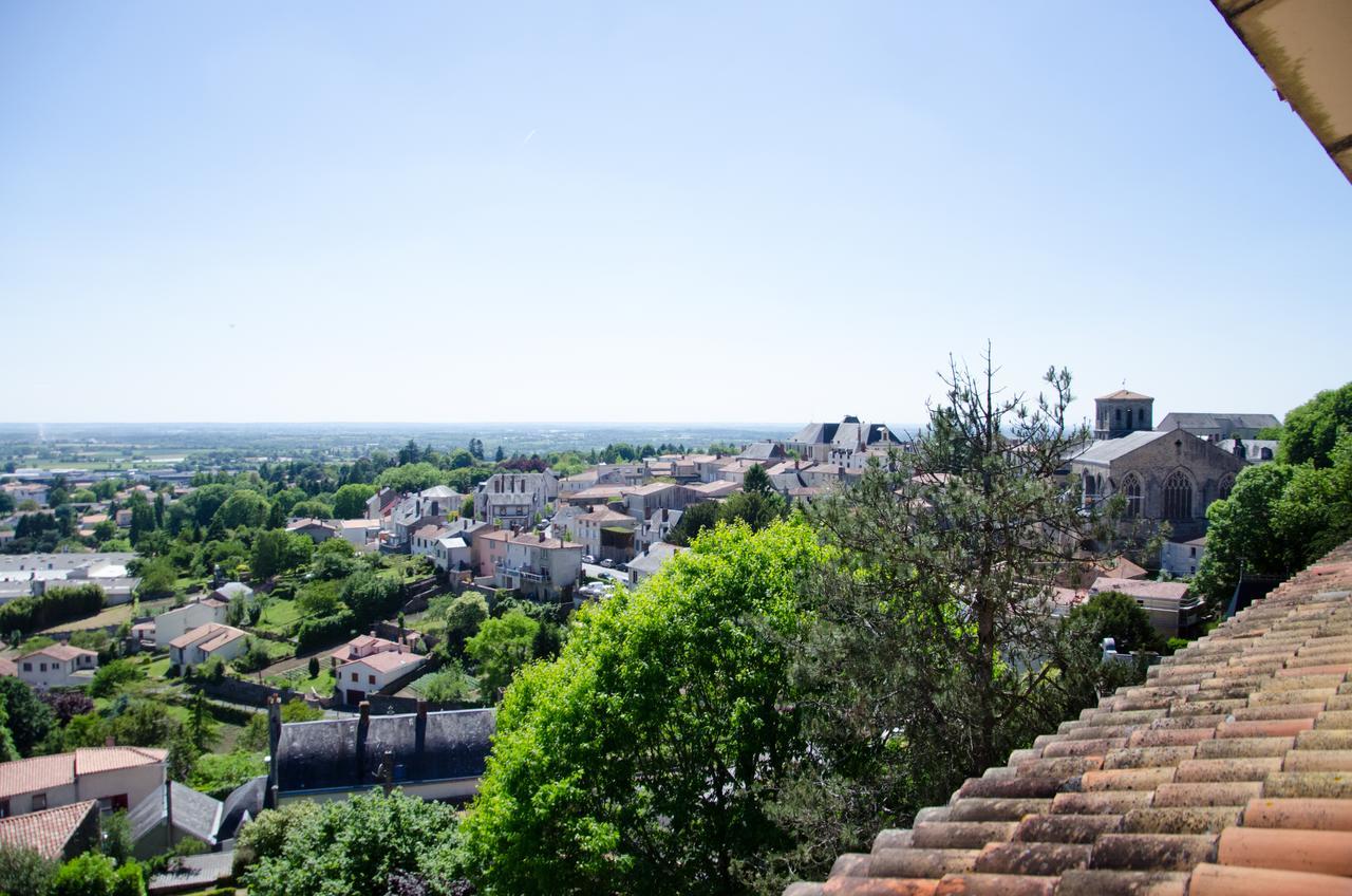 פוזוז' Logis Hotel De La Bruyere מראה חיצוני תמונה