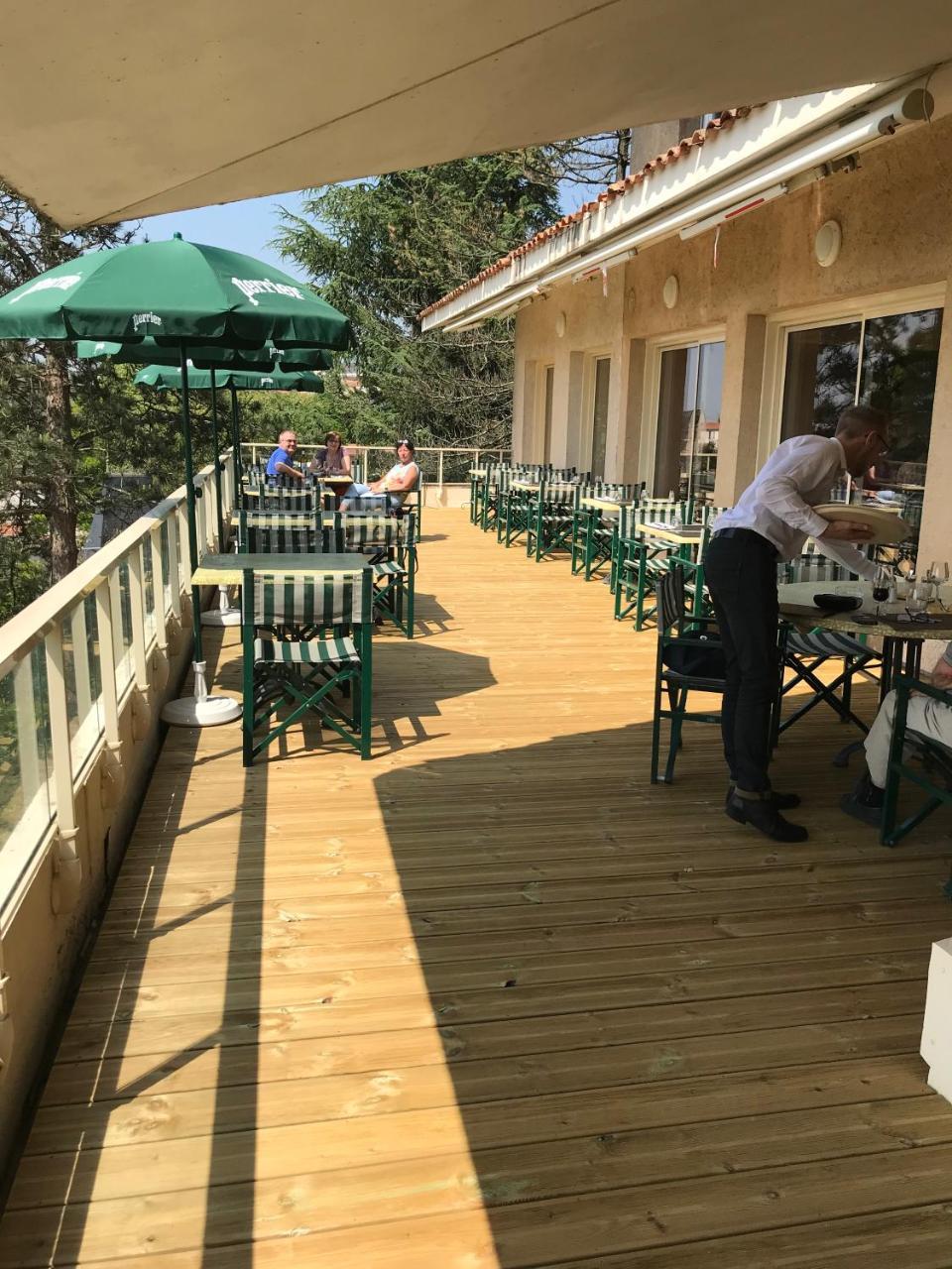 פוזוז' Logis Hotel De La Bruyere מראה חיצוני תמונה