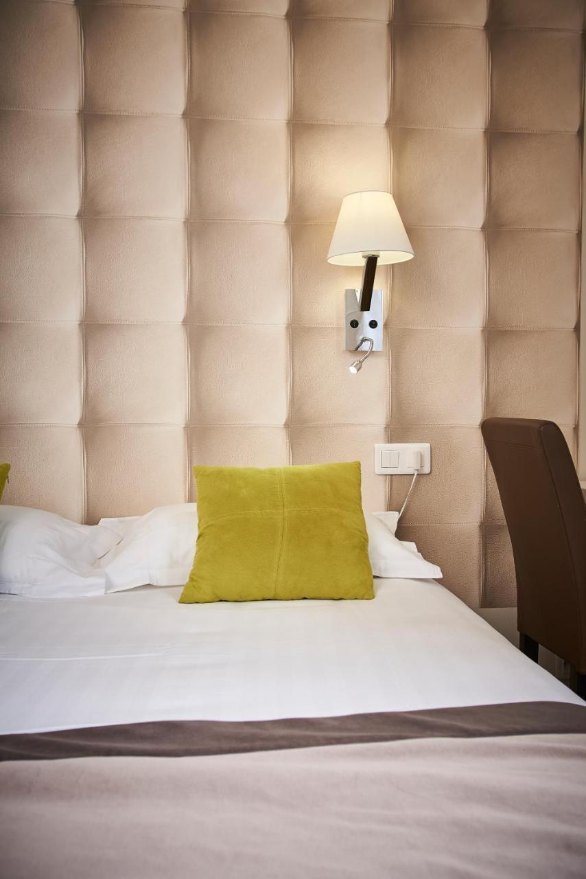 פוזוז' Logis Hotel De La Bruyere מראה חיצוני תמונה