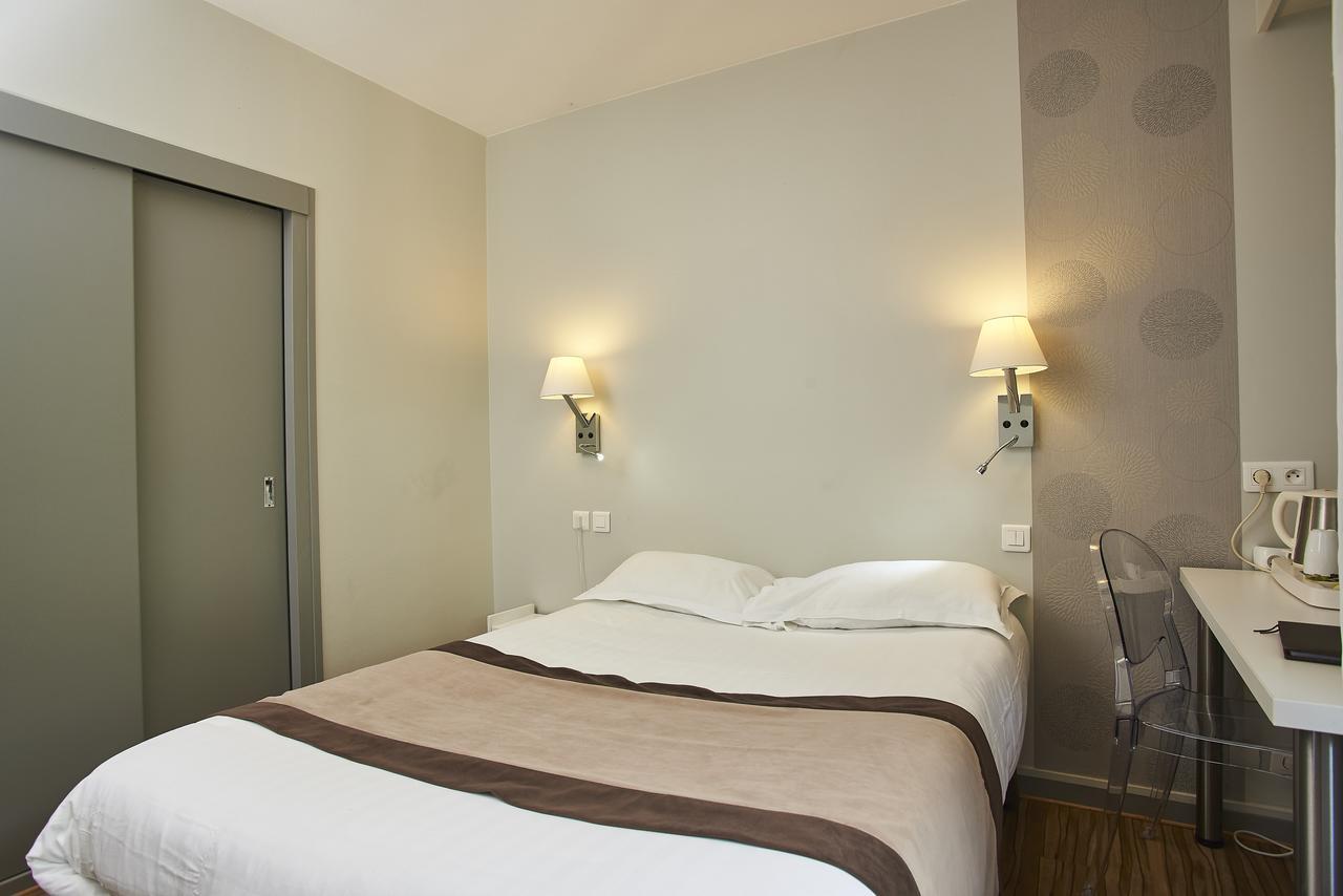 פוזוז' Logis Hotel De La Bruyere מראה חיצוני תמונה
