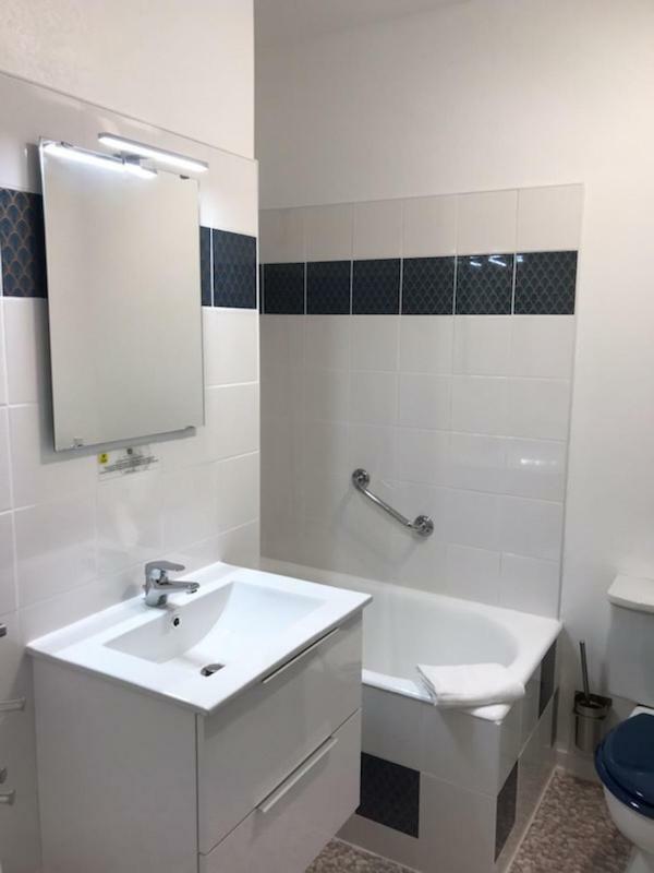פוזוז' Logis Hotel De La Bruyere מראה חיצוני תמונה